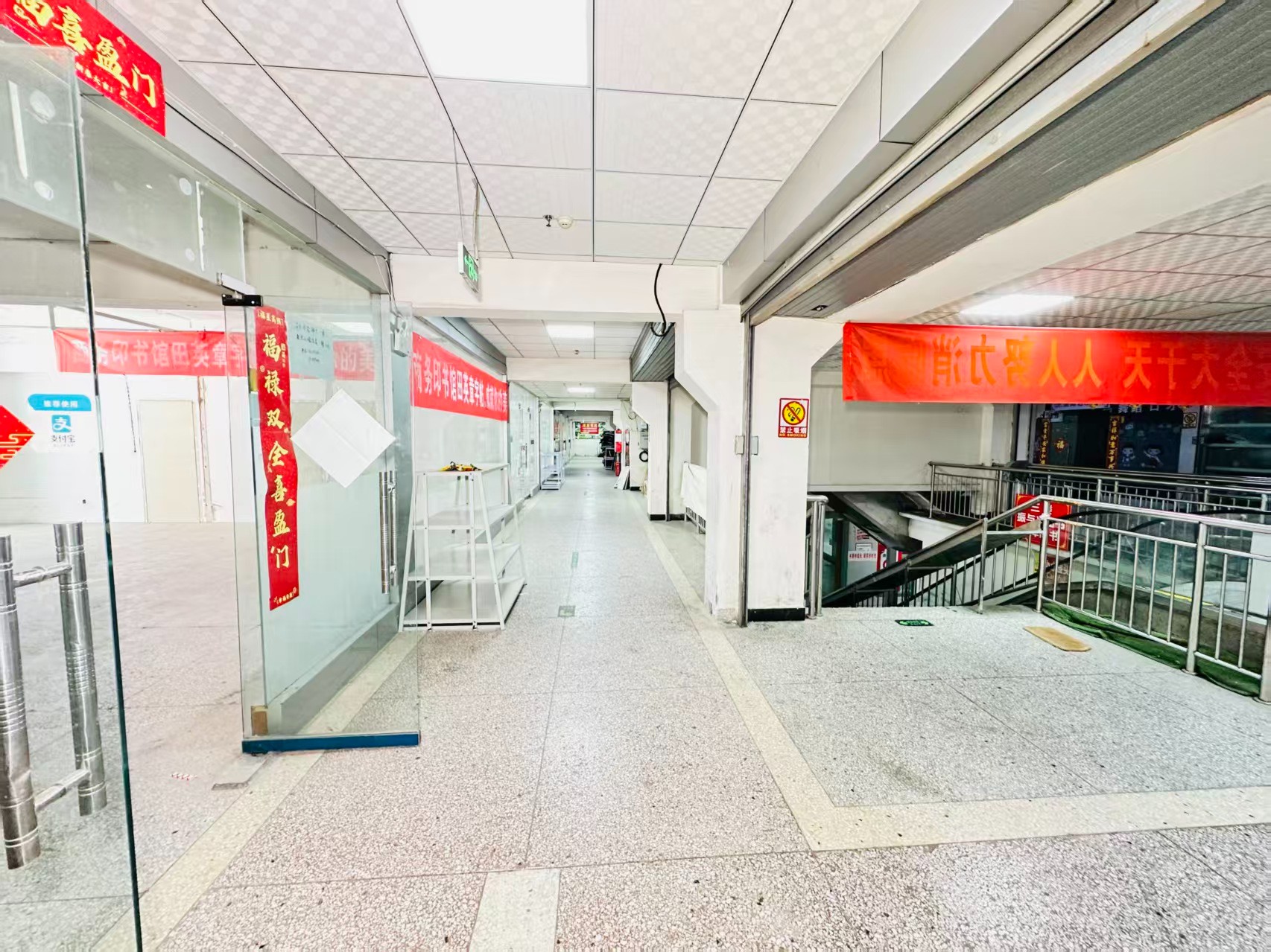 棉麻路引入人工智能技术应用场景，推动AI与商业、零售、电商、企业服务等领域融合发展。